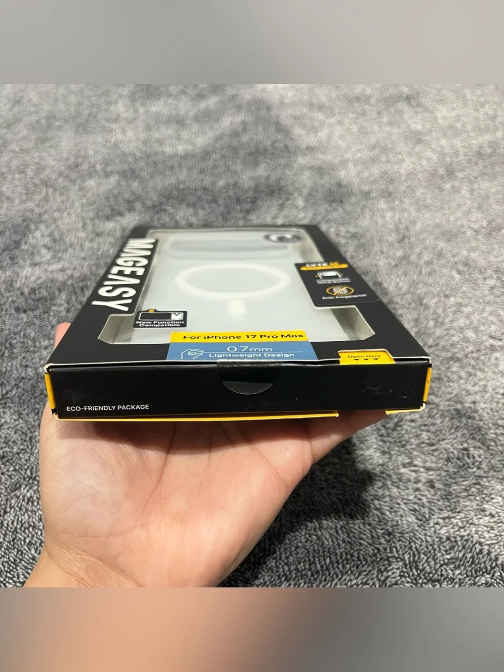 Iphone 17 Pro Max ultra thin magnetic  phone case